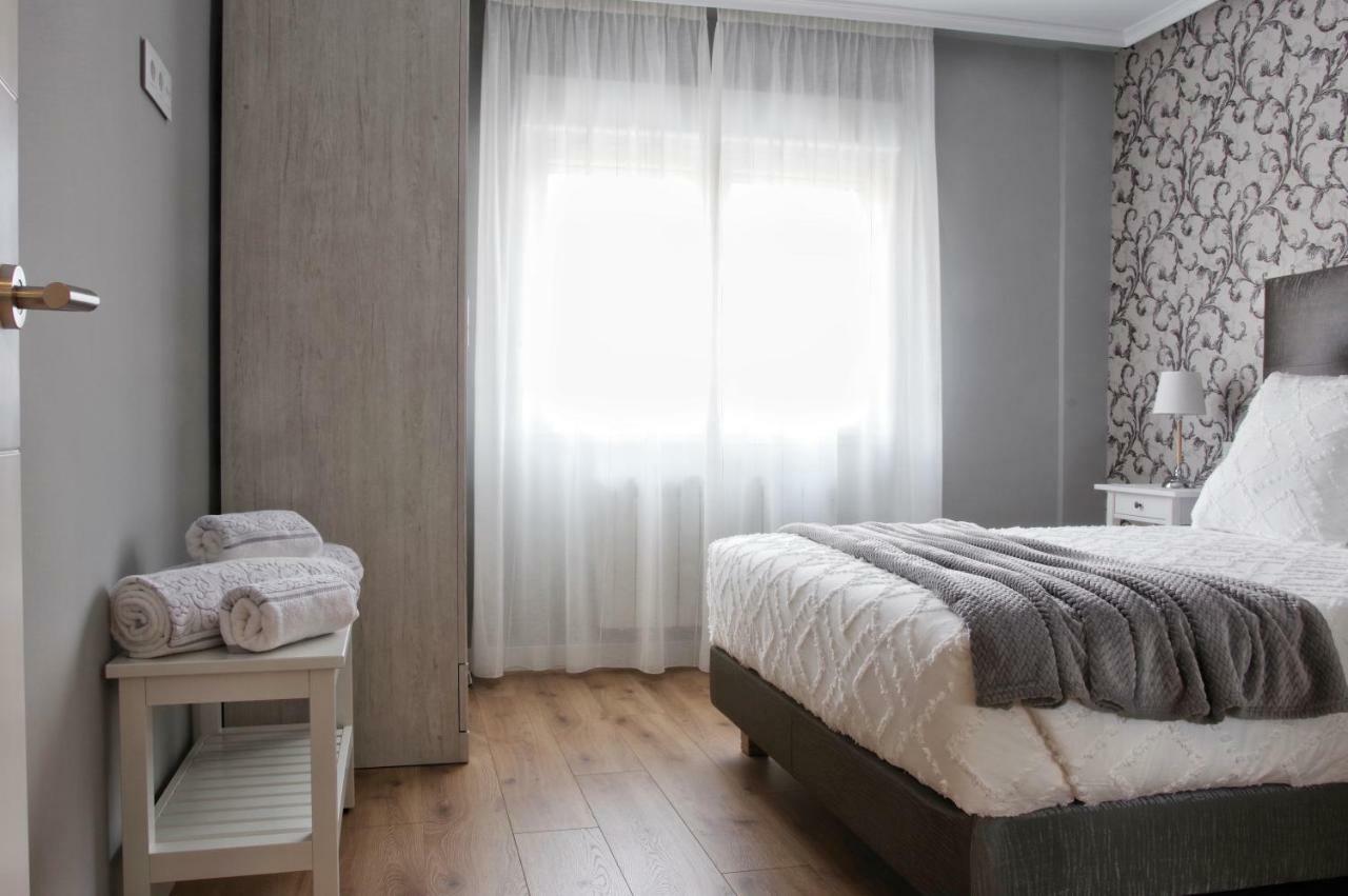 Apartamentos Bahia San Lorenzo Хихон Екстериор снимка