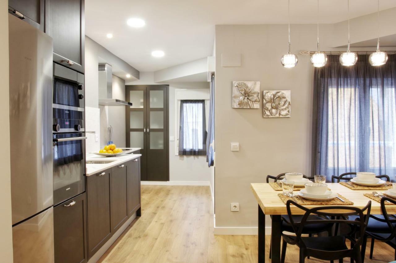 Apartamentos Bahia San Lorenzo Хихон Екстериор снимка