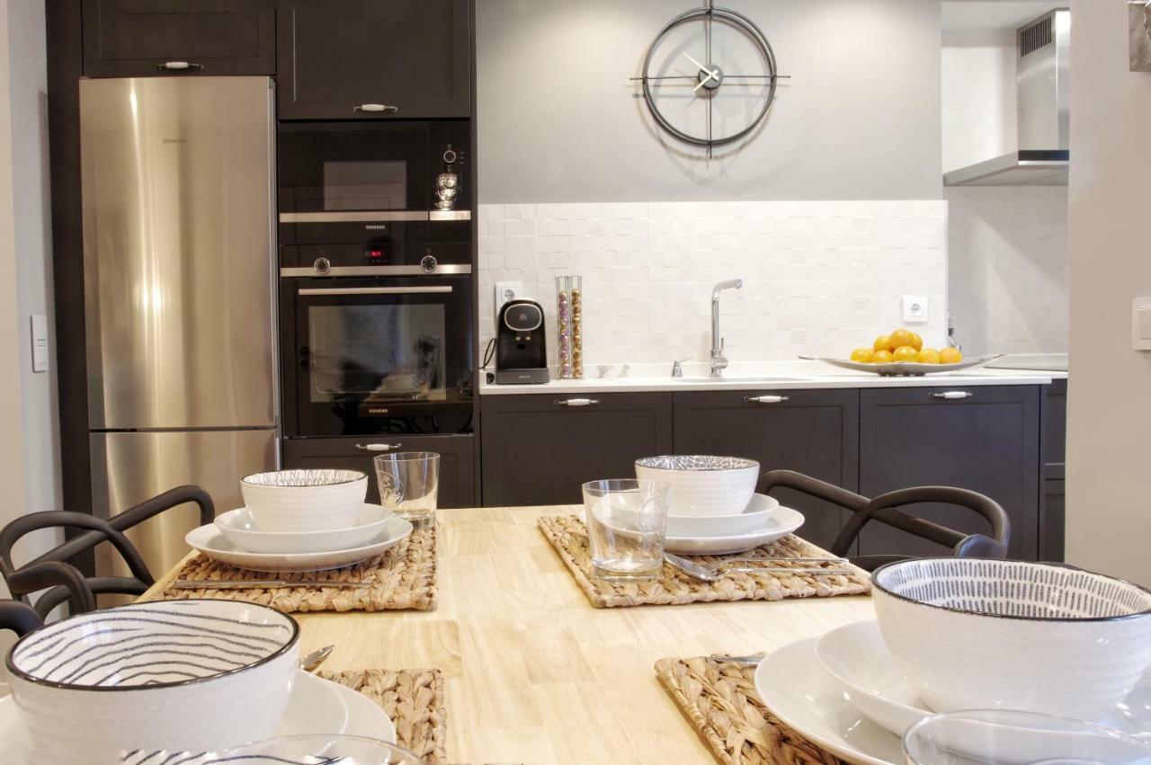 Apartamentos Bahia San Lorenzo Хихон Екстериор снимка